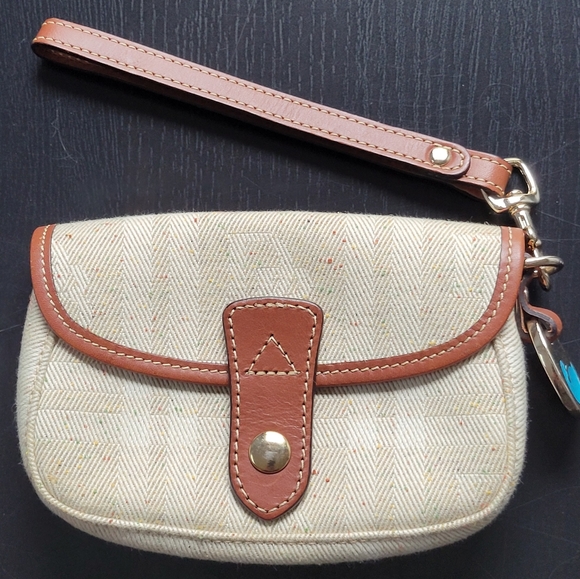 DOONEY & BOURKE | Wristlet